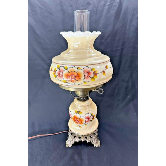 Vintage Honey Iridescent Hand Painted Gone With the Wind Hurricane Lamp 1973 - Picture 1 of 11